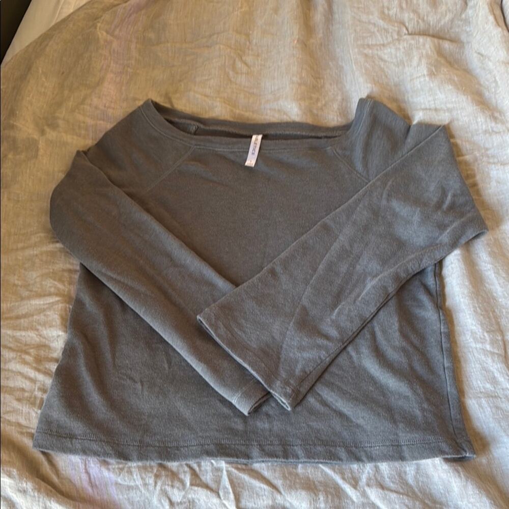 Fabletics Gray Off-Shoulder sweatshirt “cute AF” - Picture 3 of 4